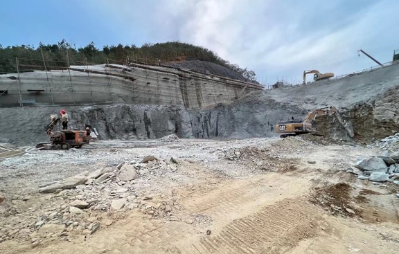 杭州寺院总体规划案例，涵盖山地、平地、水岸不同地形