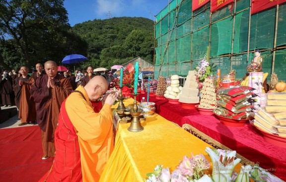 杭州寺院建筑工程案例，钢筋混凝土结构与木结构的混合应用