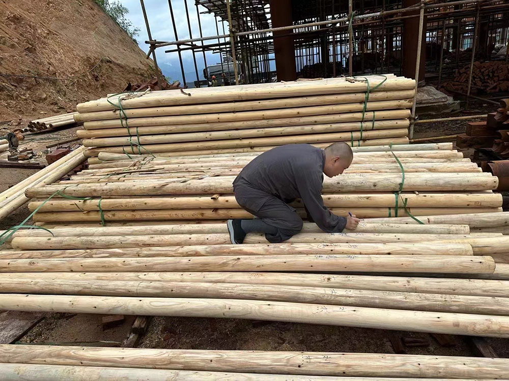 杭州寺院建筑工程案例，钢筋混凝土结构与木结构的混合应用